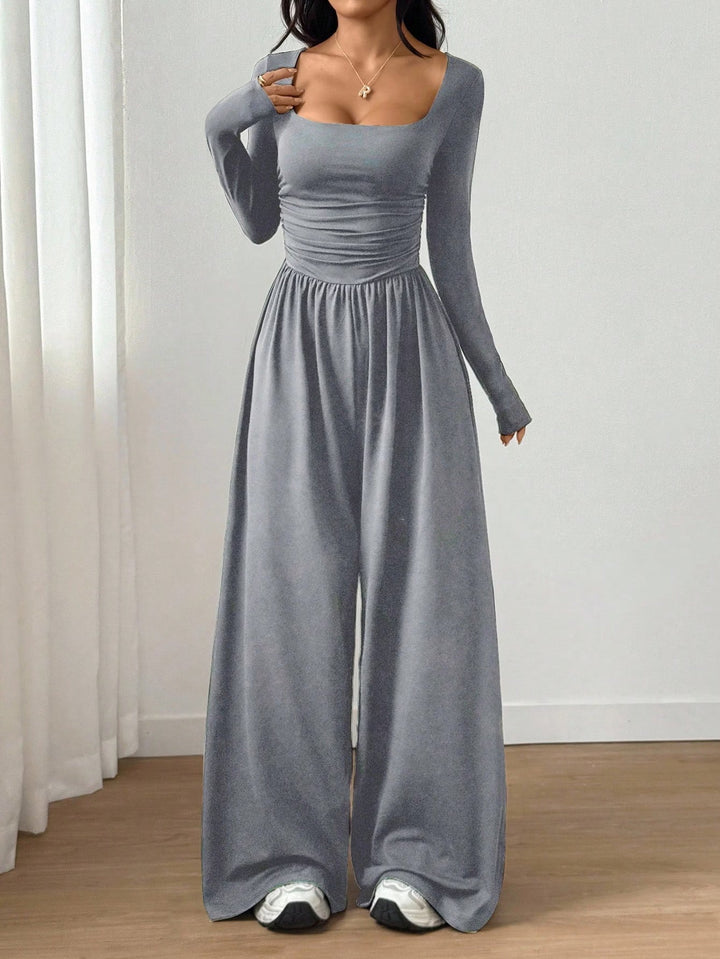 Alise - Geraffter Jumpsuit mit quadratischem Ausschnitt und weitem Bein
