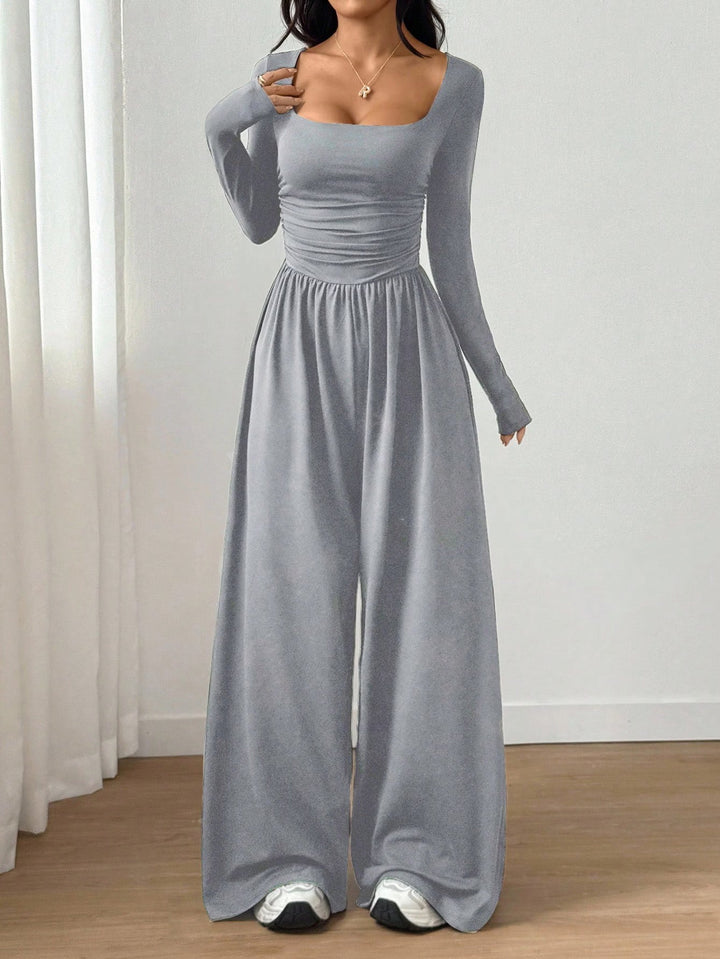 Alise - Geraffter Jumpsuit mit quadratischem Ausschnitt und weitem Bein