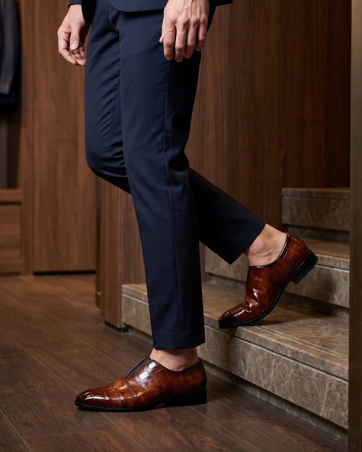 Denton - Kroko-geprägter Slipper mit Antik-Finish